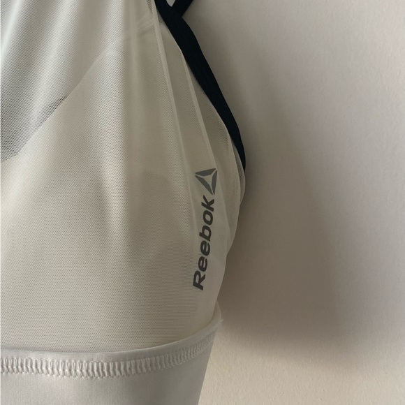 NWOT Reebok High Impact Hero Strong Wire Free Sports Bra in Chalk Size Medium - Picture 9 of 16